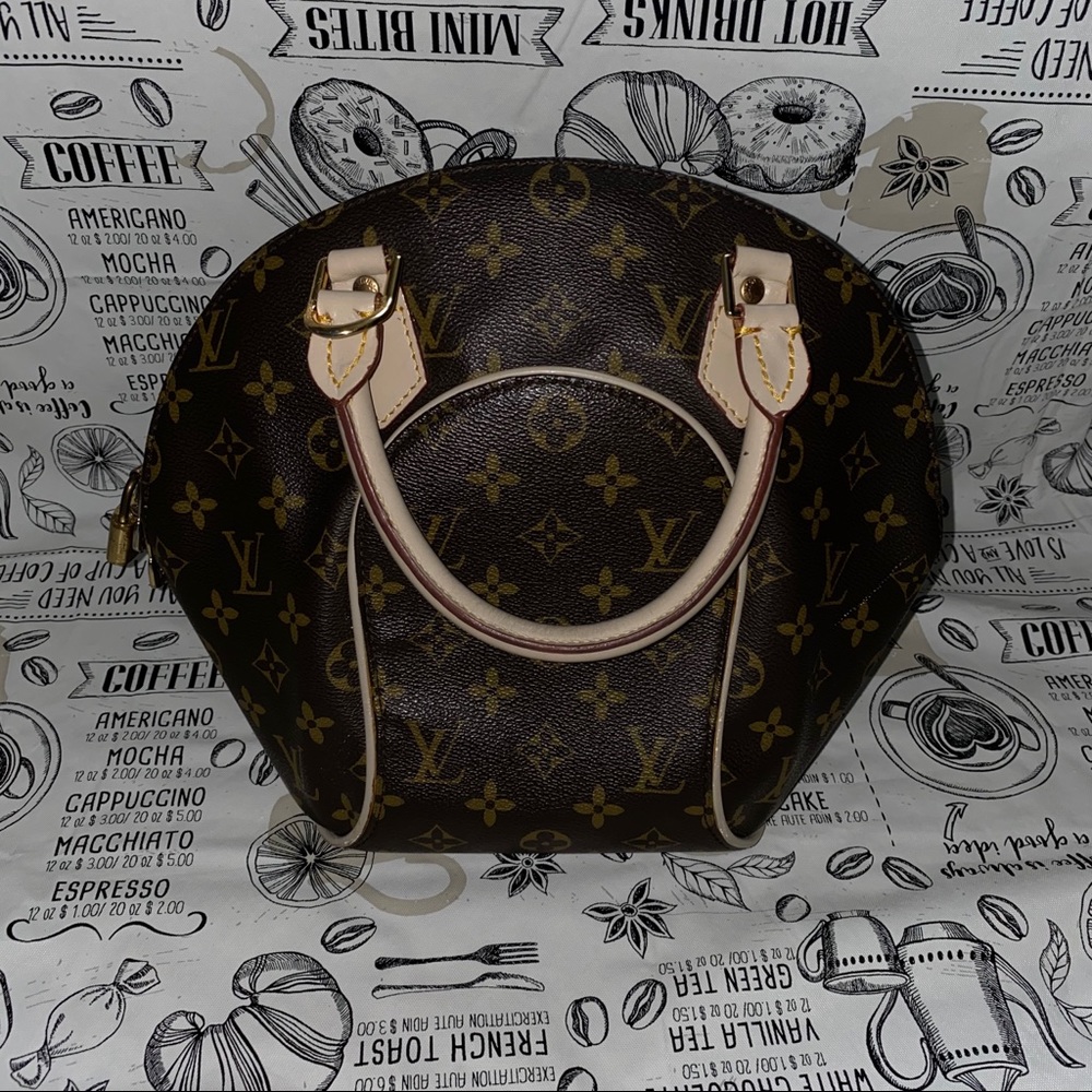 Louis Vuttion Handbag Purse